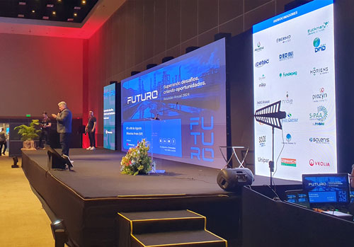 Painel de LED de alta definição em evento corporativo