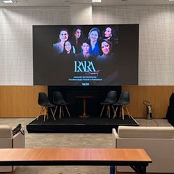 Painel de LED em formato de tela gigante para feira